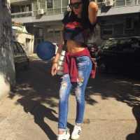 Yenişehir'de Sizi Etkileyici Dövmeli Bayana Tanık Olun